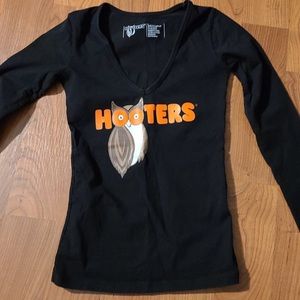 Long sleeve black Hooters Shirt